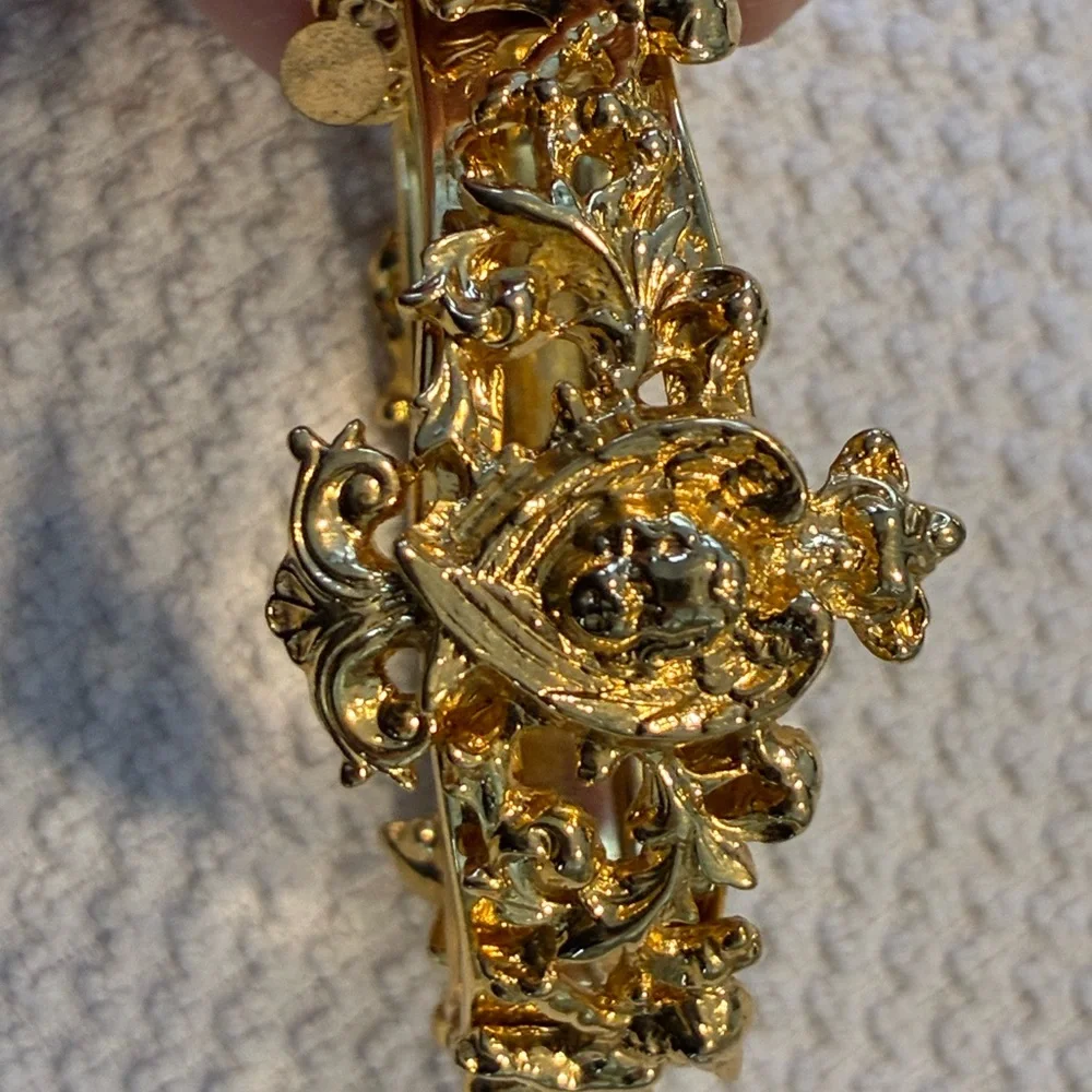 Elegant Kirk’s Folly Gold-Tone Women's Bracelet - Picture 2 of 5